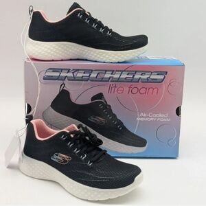 Skechers Ladies' Lite Foam Sneaker‎